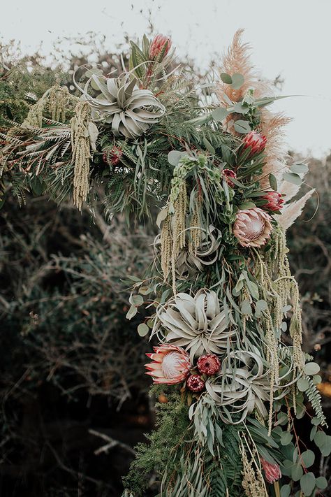 Crystallized Wedding inspired by the Harvest Moon ⋆ Ruffled Dried Floral Arrangements Wedding Arch, Harvest Moon Wedding, Harvest Moon Wreath, Moon Arch Wedding Flowers, Dried Hanging Floral Installation, Crescent Moon Floral Arch, Cactus Wedding, Garden Weddings Ceremony, Wedding Dresses Cinderella