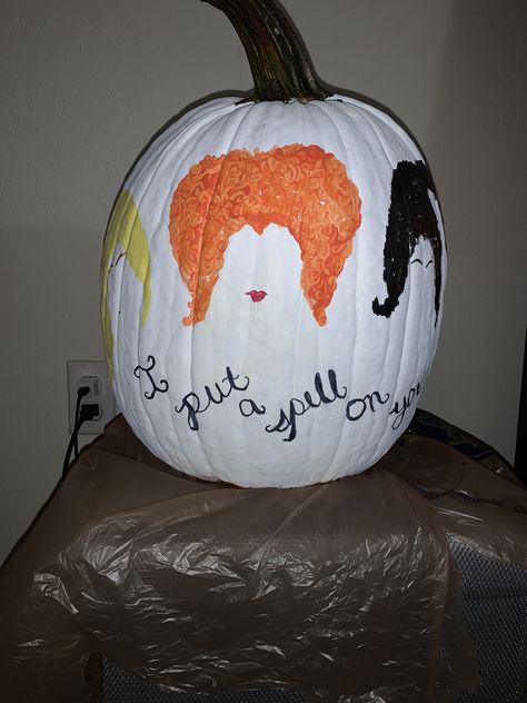 Pumpkin Painting Ideas Hocus Pocus, Hocus Pocus Painted Pumpkin, Hocus Pocus Pumpkin Painting, Hocus Pocus Pumpkin, Cute Painted Pumpkin Ideas, Pumpkin Decorations, Pumpkin Painting Ideas, Halloween Pumpkin Designs, Pumpkin Designs