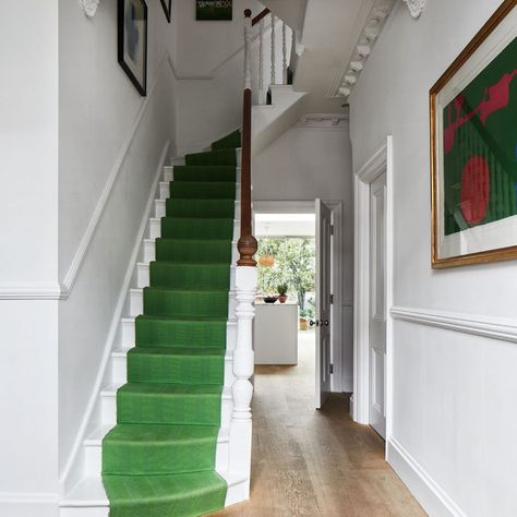 Take a tour of this redesigned Victorian terrace in South London Carpet Diy, White Staircase, Staircase Runner, Narrow Hallway Ideas, Bohemian Living Rooms, Victorian Terrace, Modern Staircase, Narrow Hallway, Green Carpet