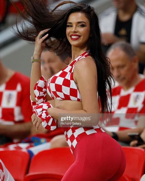 Ivana Knöll on Instagram: "I always wanted a @gettyimages photo 🤣❤️💪🏻🇭🇷 @fifaworldcup" Ivana Knoll, World Cup Qatar, Qatar 2022, Hottie Women, Curvy Girl Outfits, Magazine Photography, Photo Instagram, Curvy Fashion, Qatar