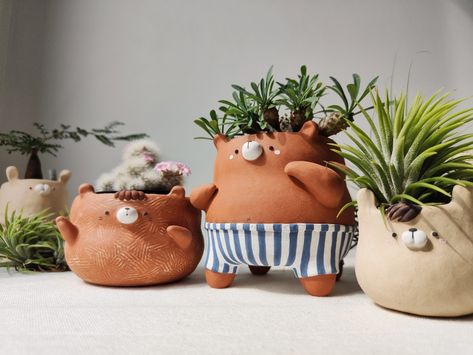 Animal Planters Diy, Animal Clay Pots, Clay Village, Animal Pots, Clay Diys, Clay Plant Pots, Arty Ideas, Pot Diy, Plant Pot Design