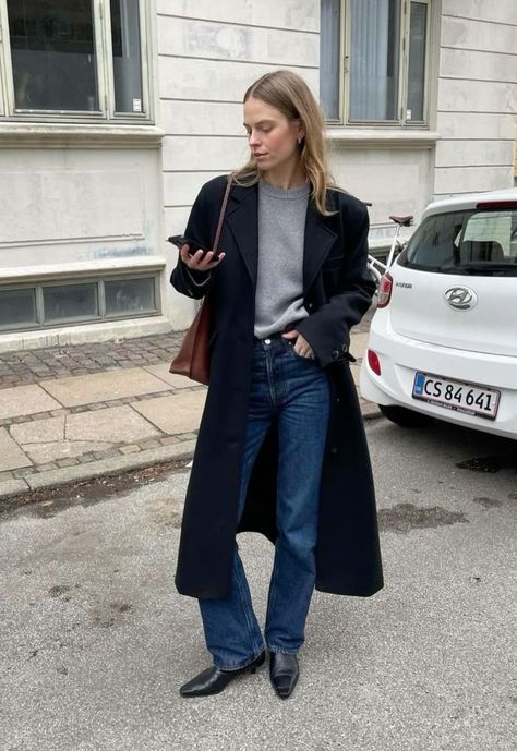 Sweater And Jeans Outfit, Casual Preppy Outfits, Cute Preppy Outfits, Outfit Combinations, 가을 패션, Sweaters And Jeans, Classic Outfits, Casual Fall Outfits, Looks Style