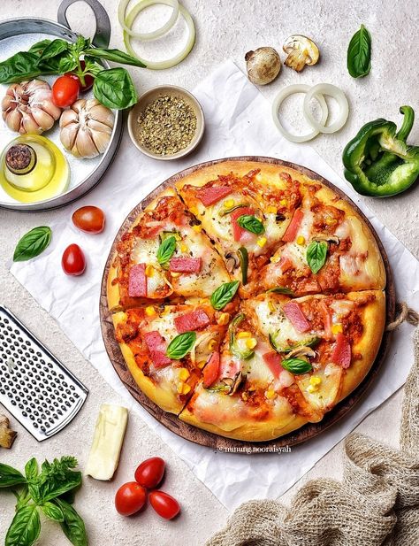 Flat Lay Photography Food, Pizza Photography Food Styling, Pizza Shoot, Pizza Photography, Pizza Box Design, Pizza Photo, Photography Food Styling, Pizza Box, Food Photography Inspiration