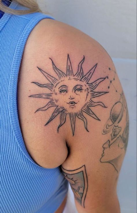 American Trad Sun Tattoo, Sun Above Knee Tattoo, Sun And Moon Tattoo Placement Ideas, Mexican Tile Tattoo, Sun Skull Tattoo, Smiling Sun Tattoo, Sun And Moon Tattoo Shoulder, Vintage Sun Tattoo, Stardew Tattoo