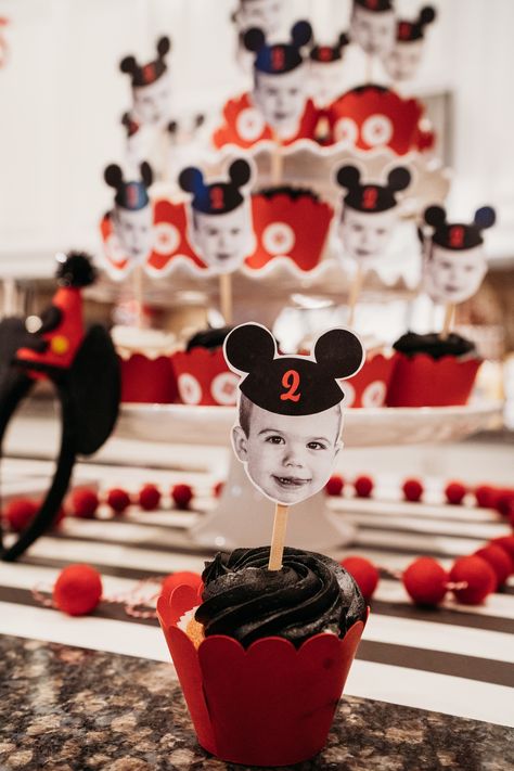 Rustic Mickey Mouse Party, Party Favors 2nd Birthday, Ohh Twoodles Party, Two Doodles Birthday Party, Mickey Mouse Desserts Table, Two Year Old Mickey Mouse Birthday Party, Oh Two-dles Birthday Party, Oh Twodles Birthday Party Ideas, Oh Two Doodles Birthday Party