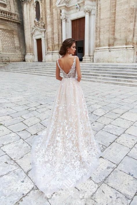 Bridal Dress Beach Wedding, Boho Style Wedding Dress, Wedding Dress Black, Boho Style Wedding, Stil Boho, Floral Wedding Dress, Stella York, Grace Loves Lace, Neckline Dress