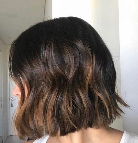 Ombre Hair Color For Black Hair Short, Dark Brown Bayalage Hair Short, Short Hair Babylights, Babylights Brunette Short Hair, Caramel Short Hair, Short Hair Balayage Brunette, Brunette Balayage Hair Short, Hair Colour Ideas For Brunettes, Short Hair Highlights