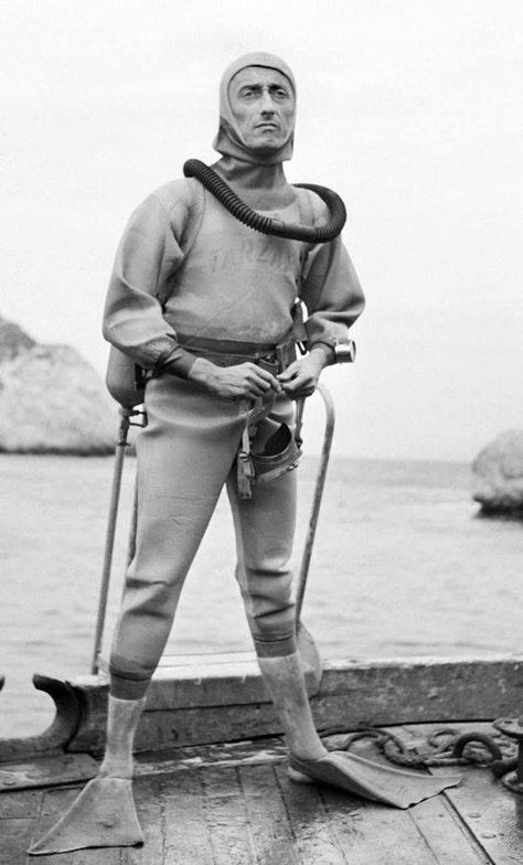 Diver Art, Jacques Yves Cousteau, Jacques Cousteau, Note Image, Scuba Diving Gear, Diving Suit, Life Aquatic, Diving Equipment, Diving Gear