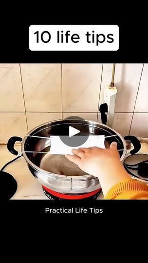 901K views · 42K reactions | Follow @usefultips.ins for more helpful tips like this one!
.
please drop heart if you like this video❤️
.
.
.
.
#fyp #foryou #viral #kitchenessentials #hack #hacks #kitchenhacks #foodporn #foodblogger | Useful Tips | riotecna_santiagozizzi · Original audio Cleaning Guide, Fruit Storage, Practical Life, Smart Solutions, Useful Tips, Diy Life, Kitchen Hacks, Household Hacks, Kitchen Essentials