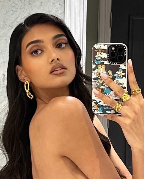 Vintage Indian Makeup, Neelam Gill Aesthetic, Neelam Gill, Light Makeup Looks, Eye Makeup Styles, Makeup Looks Tutorial, Aesthetic Women, Baddie Hairstyles, Glam Makeup