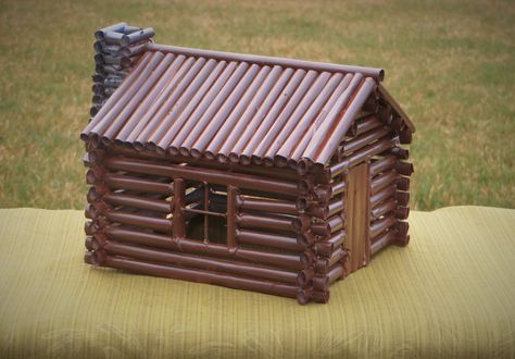 Log Cabin Craft, Cabin Activities, Diy Log Cabin, Habitats Projects, How To Build A Log Cabin, Cabin Crafts, Log Siding, Lincoln Logs, Bamboo House