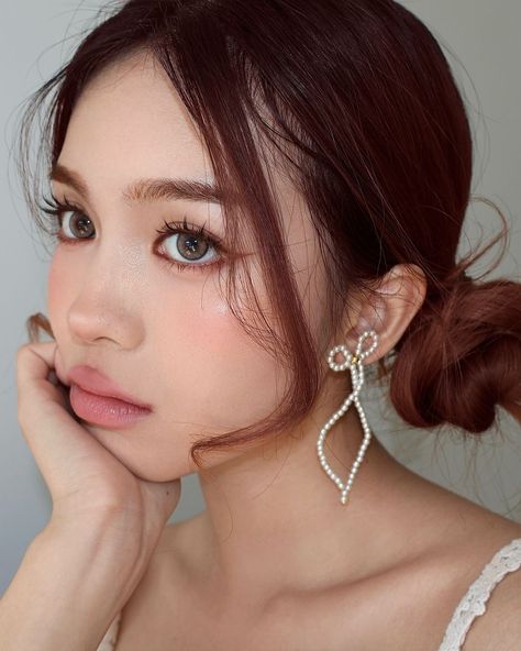 JESSICA VU ⌫ | shoujo manga makeup 🩰・ﾟ✧ i saw these pics on pinterest and loved the shiny peach & pink blush combo ꈍ .̮ ꈍ my new summer blush… | Instagram Manga Makeup, Peach Makeup Look, Jessica Vu, Summer Blush, Peach Makeup, Douyin Makeup, Light Spring, Shoujo Manga, Pink Blush