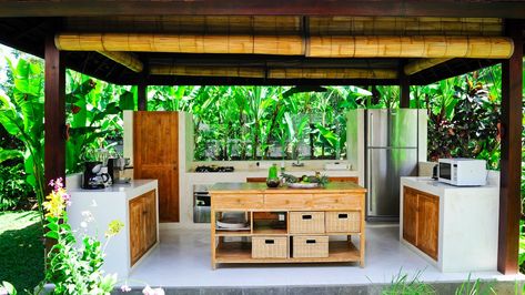 Dirty Kitchen Design, Tropical Kitchen, Communal Kitchen, Indoor Outdoor Bathroom, Dirty Kitchen, Tv In Bathroom, Rest House, Casa Container, Tropical House