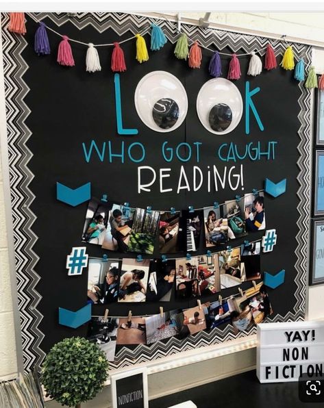 Love this for any age! Would be great start of year parent assignment/ get to know you activity...ask parents to send in a photo of their child reading in ANY location! Try to make sure book cover is visible! Look Who Got Caught Reading, School Library Bulletin Boards, School Library Decor, Reading Display, School Library Displays, Library Bulletin Board, Reading Bulletin Boards, Library Book Displays, Library Bulletin Boards