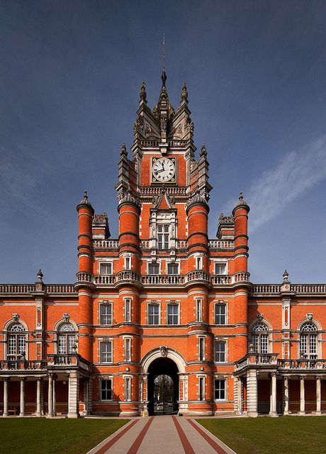 Royal Holloway, University of London by h ssan, via Flickr London University, Uk Universities, London Aesthetic, Kingdom Of Great Britain, College Campus, Brick Architecture, Dream School, Victorian Architecture, Colleges And Universities