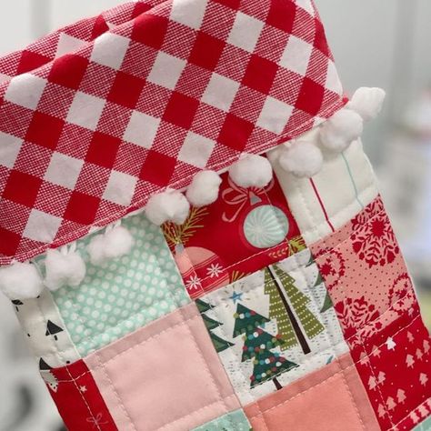 Diy Stocking Ideas, Christmas Stocking Pattern Free Sewing, Stocking Patterns, Christmas Stocking Patterns, Stocking Pattern Free Templates, Quilted Stocking Pattern Free, Quilted Stockings Christmas, Quilting Christmas Stockings Pattern, Stocking Quilt Pattern