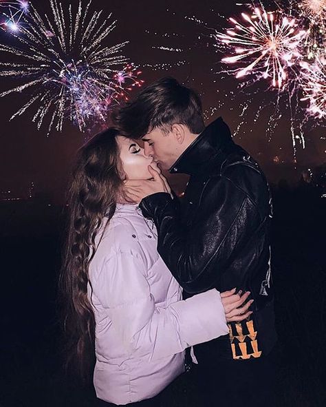 New Year Couple Pictures, New Year Couple, New Years Kiss, New Year's Kiss, Romantic Questions, Kiss Pictures, New Year Pictures, New Year Photos, Couples Images