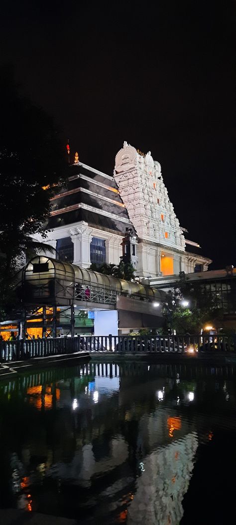 Iskcon Bengaluru Bengaluru Snapchat Stories, Bengaluru City Photography, Bengaluru Snap, Iskcon Bengaluru, Bangalore Instagram Story, Bangalore City Snapchat, Bengaluru Aesthetic, Bangalore Night, Bengaluru City