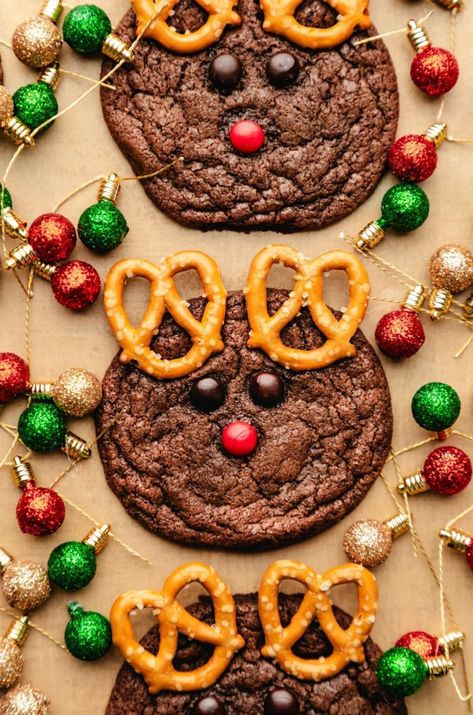 Wellness by Kay - Recipe:... Easiest Christmas Cookies, Chocolate Spritz Cookies, Festive Cookie Recipes, Peppermint Chocolate Chip Cookies, Soft Frosted Sugar Cookies, Soft Chocolate Cookie, Chocolate Christmas Cookies, Soft Cookie Recipe, Chewy Gingerbread Cookies