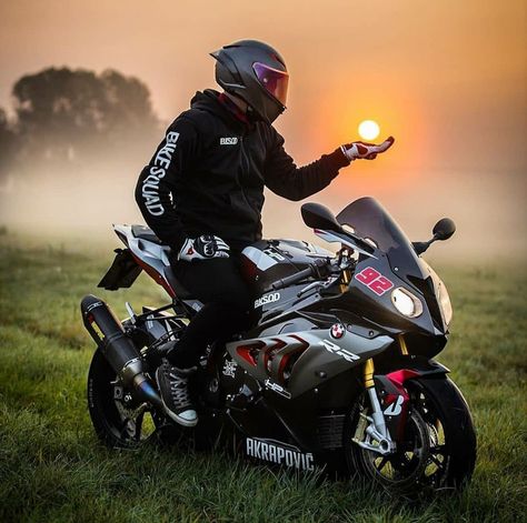 Bmw Touring, Motorcycle Guy, Biker Guys, Biker Photography, Image Moto, Z 1000, Biker Photoshoot, Motorcycle Wallpaper, Motorcycle Aesthetic