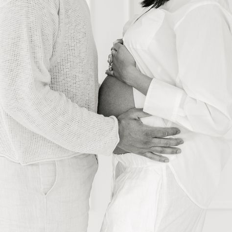 Loveeeee a simple, and timeless maternity session. 😍 Maternity Photo Shoot White Backdrop, Simple Maternity Shoot Ideas, White Button Down Maternity Pictures, Preg Outfits, Announcement Pictures, Announcement Photoshoot, Baby Announcement Photoshoot, Maternity Studio, Maternity Ideas