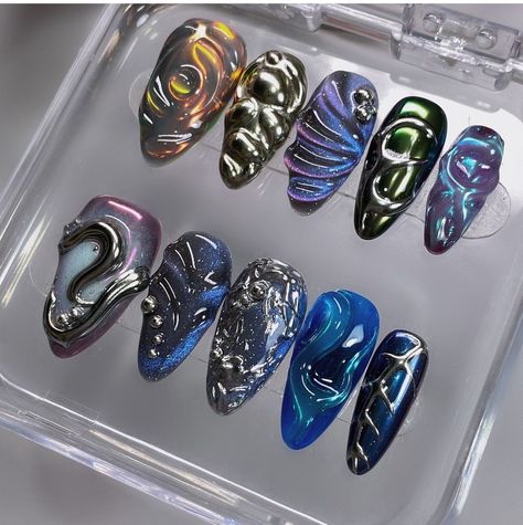 Luxury Futuristic, Luxury Nail Art, Statement Nails, Holographic Nail Art, Shine Like The Stars, Angel Nails, Statement Nail, Galaxy Colors, High Fashion Looks