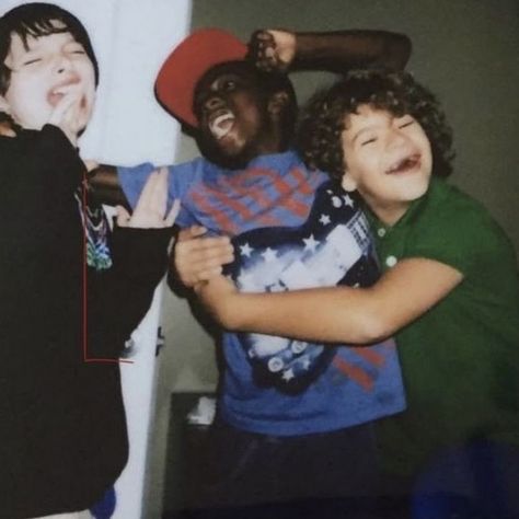 Stranger Things Bts, Gaten Matarazzo, Caleb Mclaughlin, Stranger Things Kids, Stranger Things Actors, St Cast, Casting Pics, Stranger Things Art, Stranger Things Tv