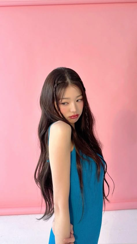 w🐰ny✨️💙 Indie Pop Music, My Chemical, July 25, Korean Hairstyle, Korean Skincare, Korean Makeup, New Instagram, Kpop Girl Groups, K Pop Music