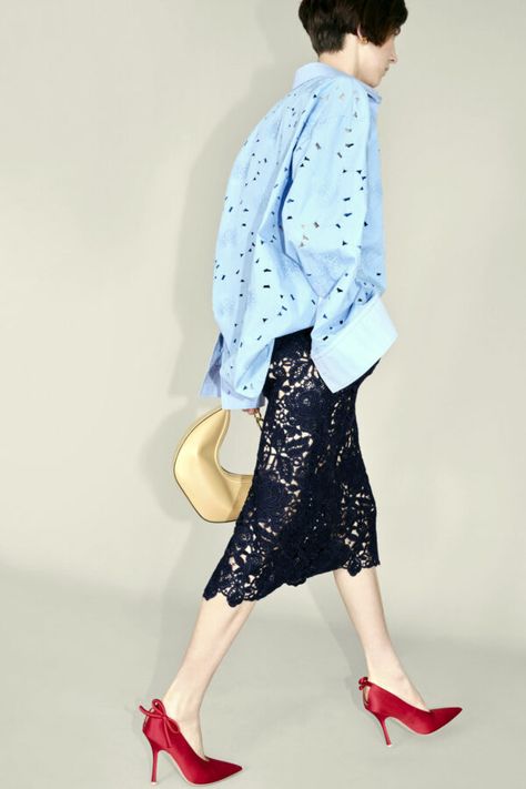 Valentino Resort 2024 - Valentino Resort Po - 6 Lace Shirt Outfit, Valentino Resort, Ss 2024, Resort 2024, Diy Fashion Clothing, Spring Summer Trends, Shirt Blouses Tops, Vogue Runway, 2024 Fashion