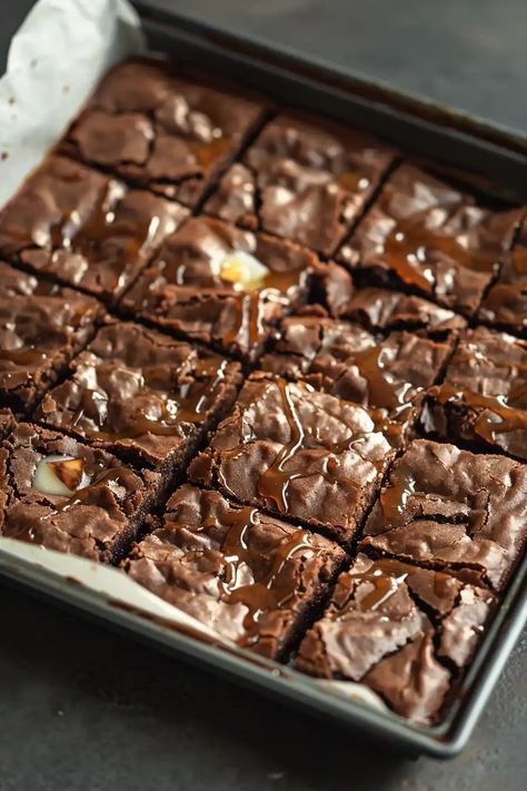 Discover the joy of making Honey Bun Brownies with this simple recipe. It combines the comforting sweetness of honey buns with the rich, gooey texture of brownies for an unforgettable dessert. Ideal for gatherings or a special treat at home. Dive into baking these today! Honey Bun Brownies, Honey Brownies, Making Honey, Honey Bun, Creamed Honey, Honey Buns, Recipe Sweet, Brownies Recipe, Baked Dessert Recipes