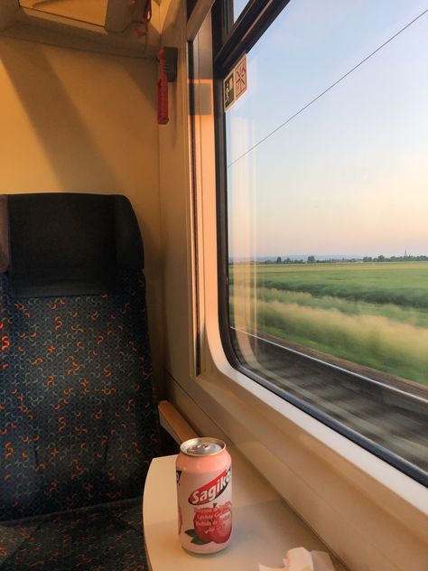 Train Journey Photography, Train Trip Aesthetic, Moving Aesthetic, Train Aesthetic, Train Window, Train Trip, Story Ideas Pictures, Train Ride, Holiday Planning