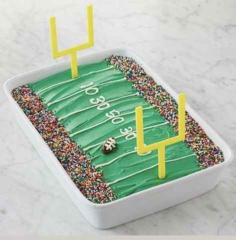 Football Party Cake Ideas, Football Bday Cake, Diy Football Cake, Super Bowl Cakes, Football Stadium Cake, Super Bowl Desserts, Football Party Cake, Football Party Treats, Super Bowl Cake