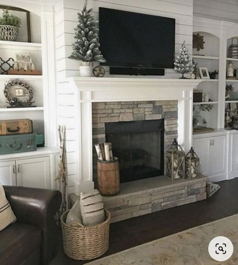 Sunken Living Room, Fireplace Built Ins, Farmhouse Fireplace, Fireplace Remodel, Trendy Living Rooms, Home Fireplace, Fireplace Makeover, Living Room Remodel, Fireplace Wall