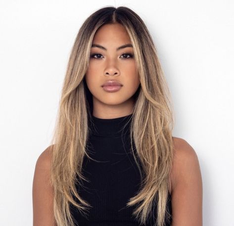 Honey Blonde Hair On Black Hair, Asian Blonde Balayage Long Hair, Filipino With Blonde Hair, Brown Roots To Blonde Hair, Black To Blonde Hair Balayage, Balayage Black To Blonde, Blonde Balayage Black Roots, Dark Blonde With Dark Roots, Blond Hair With Black Roots