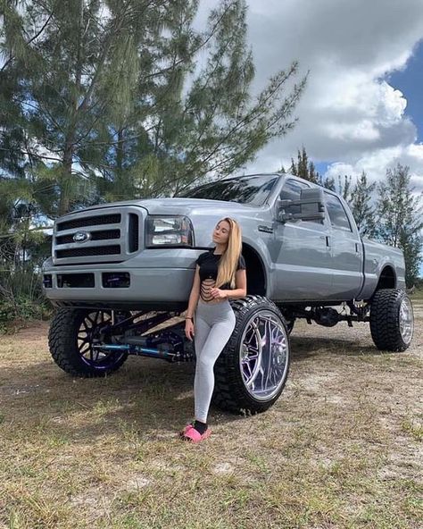 Truck Poses, Lifted Dodge, Truck Pics, Best Pickup Truck, Dream Trucks, Custom Chevy Trucks, Jacked Up Trucks, Color Combinations For Clothes, Dodge Trucks