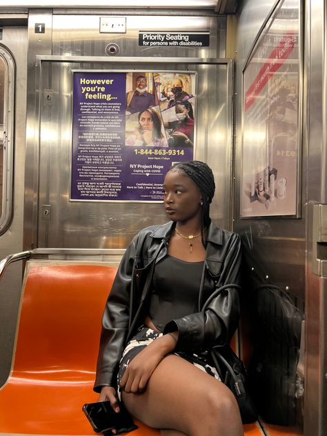 Black Nyc Aesthetic, New York Aesthetic Outfits Black Women, Nyc Aesthetic Black Women, Nyc Aesthetic Fashion, Aesthetic Outfits Black, Outfits Black Men, New York Aesthetic Outfits, Aesthetic New York, Nyc Girl