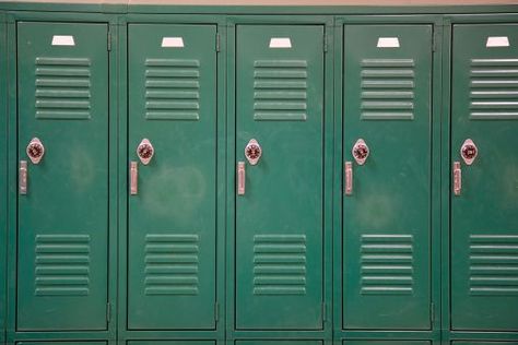 ⚠️Want more ?⚠️ Follow @xocub_ on Pinterest ‼️ School Aesthetic Green, School Green Aesthetic, Green School Aesthetic, Green Lockers, Zombies Addison, Heather Duke, Heather Chandler, Billy Loomis, Derry Girls