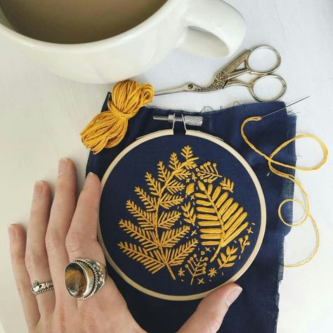 Sulaman Pita, Pola Sulam, Creation Couture, 자수 디자인, Hand Embroidery Stitches, Modern Embroidery, Embroidery Hoop Art, Hand Embroidery Patterns, Embroidery Inspiration