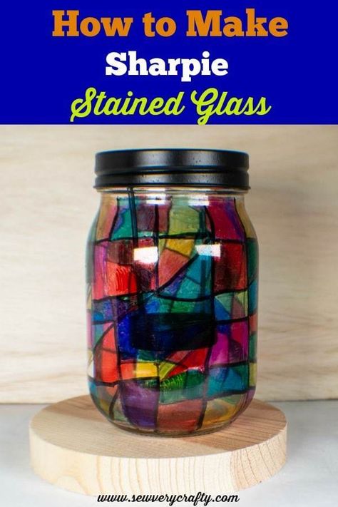 How to Make Sharpie Stained Glass - Sew Very Crafty Sharpie Stained Glass Craft, Sharpie Glass, Art Sharpie, Diy Sharpie Crafts, Sharpie Projects, Doodle Mandala, Crafts With Glass Jars, Painting Glass Jars, Sharpie Doodles