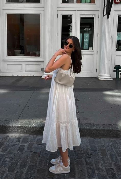 White Midi Dress Outfit, Summer Lunch Outfit, Outfits For Italy, Summer Dress Outfits Casual, Skirt Dress Outfits, Dress Outfits Casual, Chill Aesthetic, Spain Outfit, Lunch Outfit