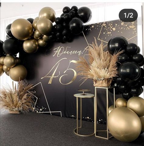 Balloon Wedding Reception, Arc Balloon Backdrop, Roaring 20s Party Decorations Backdrops, Black Gold Photo Backdrop, Black And Gold Backdrop Ideas Birthday, Woman Birthday Party Themes, Masculine Party Decor Centerpiece Ideas, Gatsby Balloon Decor, Black And Gold Party Decorations Table