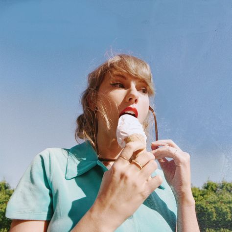 Taylor Swift Playlist, Taylor Swift Photoshoot, Taylor Swift Fotos, Estilo Taylor Swift, Swift Photo, All About Taylor Swift, Taylor Swift 1989, New Romantics, Red Taylor