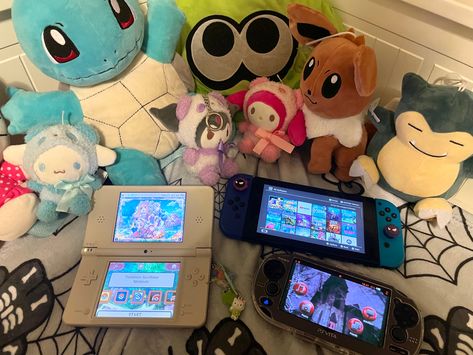 Handheld Console Aesthetic, Handheld Console, Aesthetic 2000s, Video Game Collection, Retro Gadgets, Game Collection, 3ds Xl, Gaming Tech, Cute Games