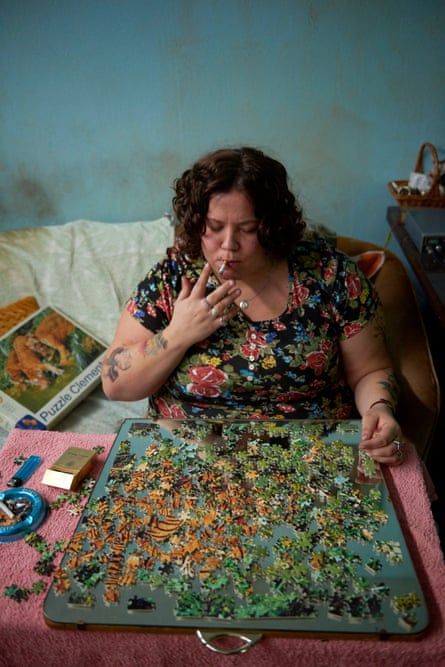 Richard Billingham: ‘Statistically, I should be in prison, dead or homeless’ | Film | The Guardian Richard Billingham, Cindy Sherman, Photographie Portrait Inspiration, Foto Art, Contemporary Photography, Documentary Photography, Photojournalism, Photography Inspo, Metropolis