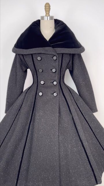 ✨Geronimo Vintage✨ on Instagram: "Vintage 1950s Velvet Striped Black Wool, Velvet Capelet Collar, Tailored Fit & Flare Princess Coat by “LILLI ANN”. ☃️🖤☃️🖤☃️🖤☃️ SIZE: XS - SMALL ( 32-35” Bust / 24-27” Waist / 40” Length). ARRIVING SOON! Comment If You Would Like a Tag 🖤🎁🖤 .. #vintagecoat #Lilliann #princesscoat #50scoat #50slillianncoat #lilliannprincesscoat #lillianncoat #vintagelilliann #50sprincesscoat #lilliannparis #vintageprincesscoat #1950sprincesscoat #vintageclothingshop #1940scoa Lilli Ann Coat, 1940s Coat, 1950s Coat, History Bounding, Lilli Ann, Shop Inspiration, Princess Coat, Frock Coat, Vintage Princess