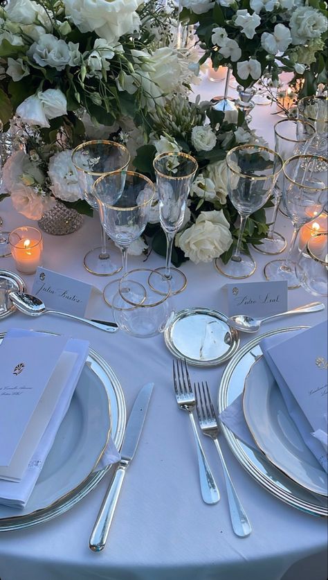 Wedding Guest Vibes, Wedding Asethic, Wedding Table Aesthetic, Wedding Aesthetic Decor, Wedding Guest Aesthetic, Big White Wedding, Upscale Wedding, Dream Marriage, Dream Wedding Reception