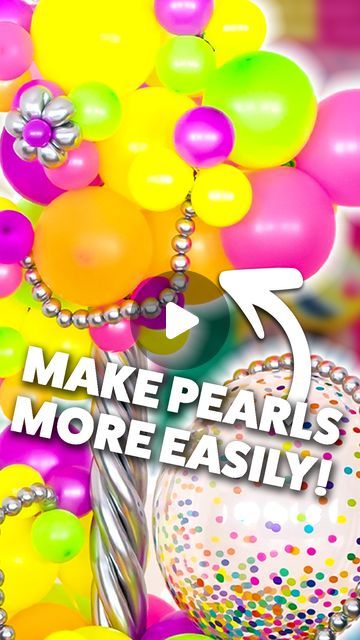 Balloon Market on Instagram: "Who knew balloon pearls could be this easy?!   Here's a really simple solution to making a string of pearls with a modelling balloon 🎈🦪 #balloondecor #tutorial #howto" Balloon Hacks, Pearl Balloons, Party Balloons Diy, How To Make Balloon, Pearl Garland, Balloon Garland Diy, Balloon Crafts, Diy Balloon Decorations, Butterfly Baby Shower