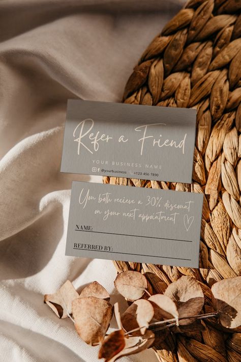 Referral Card Template Refer a Friend Crad Template Rewards - Etsy Spain Refer A Friend, Referral Cards, Referral Program, Online Graphic Design, Discount Card, Graphic Design Tools, Custom Templates, Email Templates, Business Person