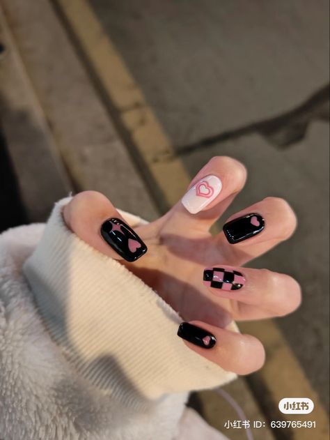 Nail Art Blackpink, Blackpink Nails Designs, Kuku Pink, Blackpink Nail Art, Korean Nail Art Aesthetic, Blackpink Nails, Hello Sticker, Kids Nail Designs, Nail Art Diy Easy