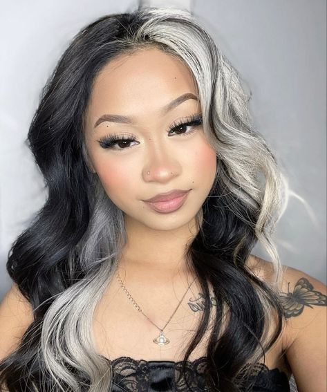 Black N White Hair Color, Money Piece Hair One Side, Black Hair With A Streak Of Color, Hair Dye Ideas Gray, Dark Hair With Streak Of Blonde, One Side Color Hair, Black Hair And Blonde Underneath, Dark Black Hair With Money Piece, Hair Color Ideas Black And White